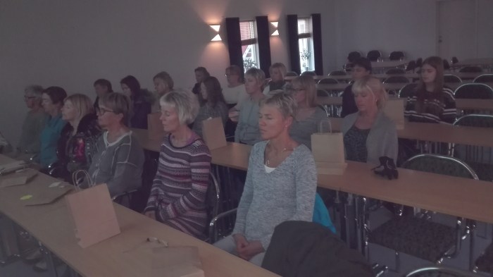 Under Ninas ledning fick man bland annat prova mindrullness.